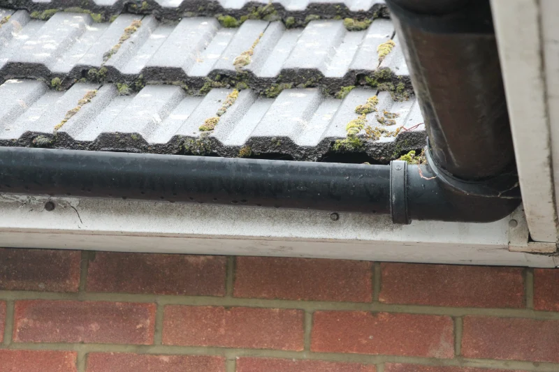 clogged gutters cleaned